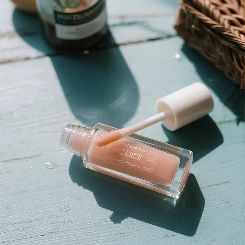 Čist sjaj usana u rasutom